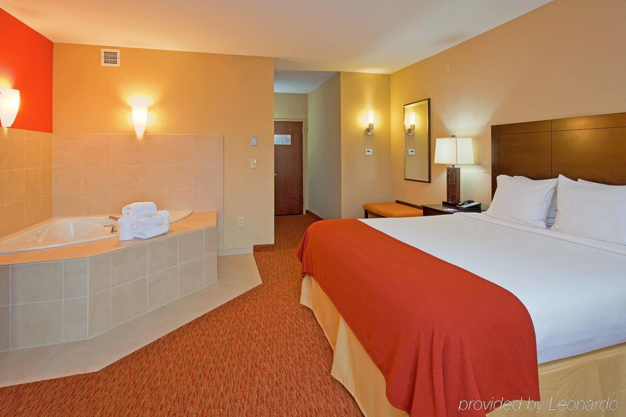 Holiday Inn Express Hotel & Suites Chattanooga Downtown By Ihg Exterior foto